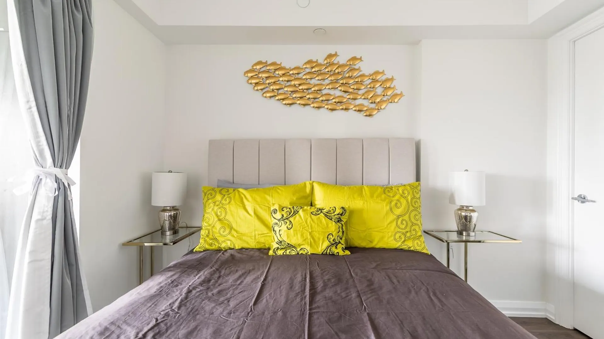 Charming Downtown Condos By Globalstay Toronto Apartment
