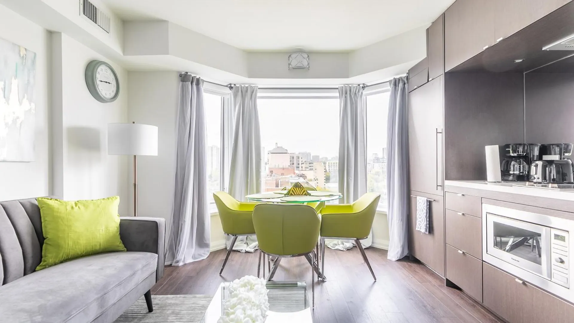 Charming Downtown Condos By Globalstay Toronto Canada